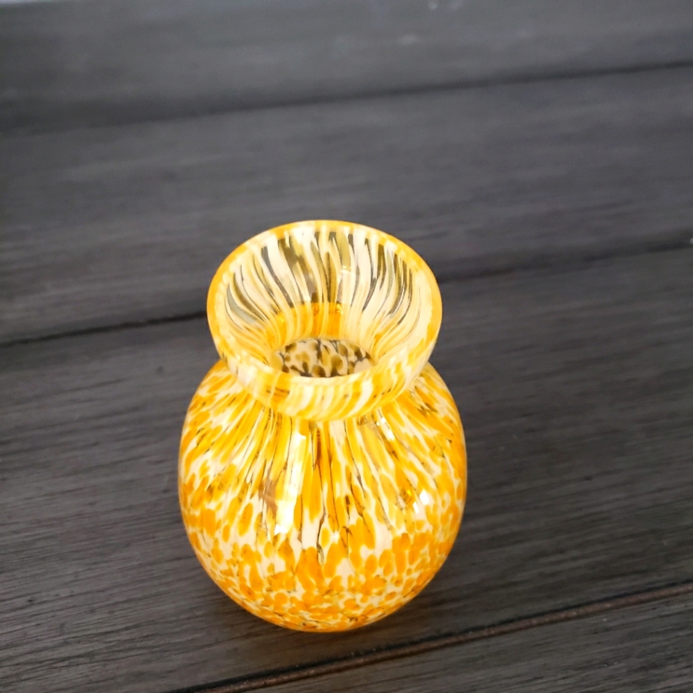 Yellow & white art glass bud vase